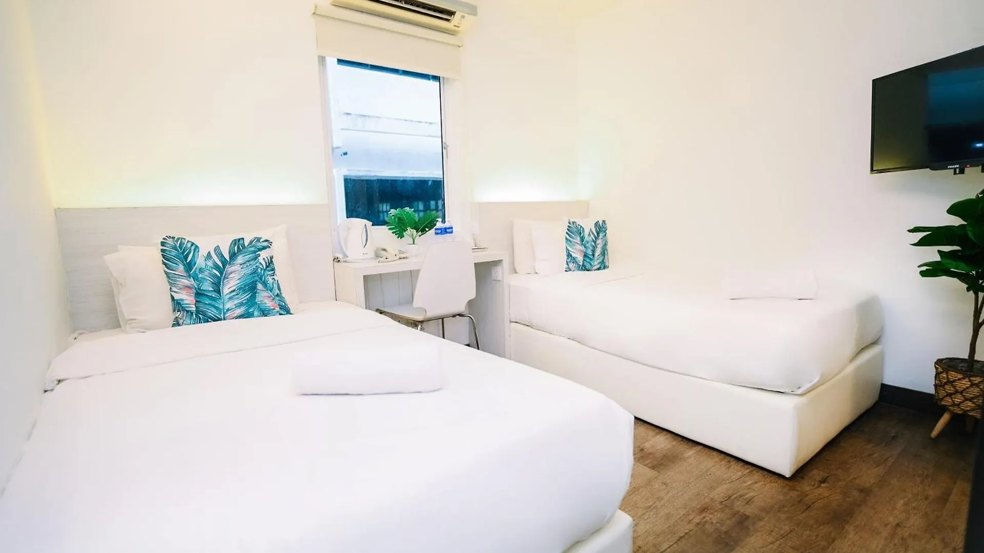Swing & Pillows - Kl Cheras Maluri Kuala Lumpur