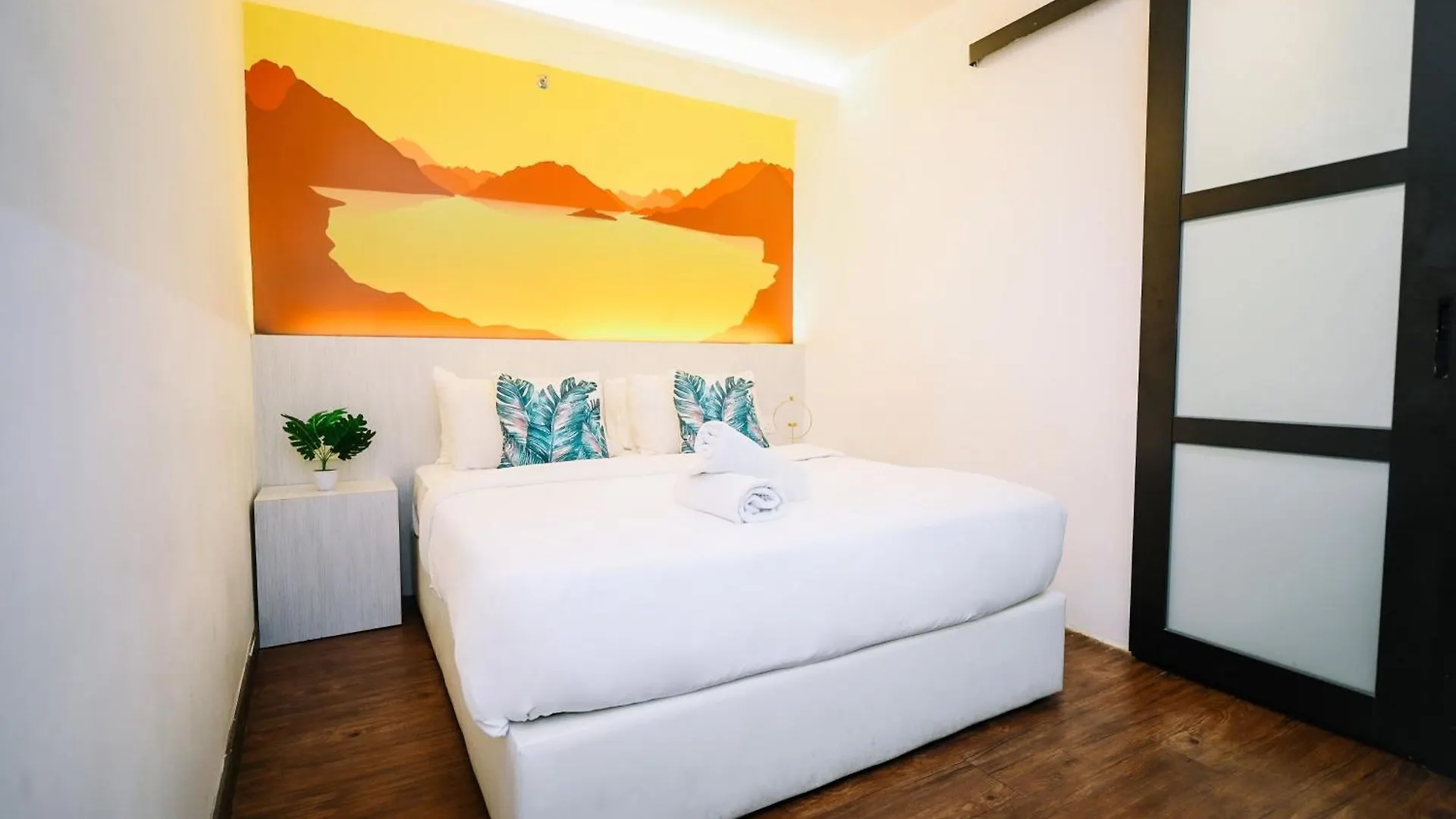 Swing & Pillows - Kl Cheras Maluri Kuala Lumpur